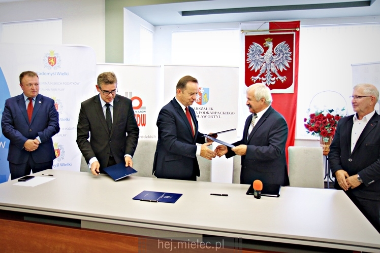 Podpisanie umowy na budowę obwodnicy Radomyśla Wielkiego