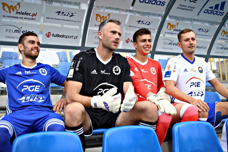 FKS Stal Mielec zaprezentowała stroje meczowe na jesień 2017