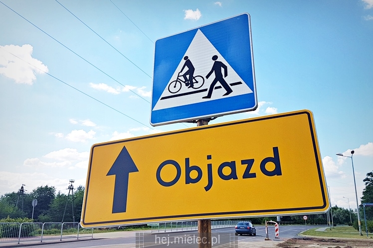 Ulica Wyszyńskiego rozkopana. Prace idą pełną parą