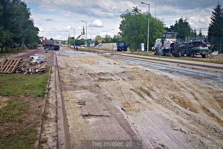 Ulica Wyszyńskiego rozkopana. Prace idą pełną parą