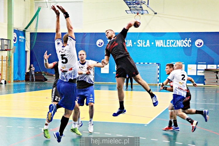 Sparing: SPR Stal Mielec ? Piotrkowianin Piotrków Trybunalski 25:25