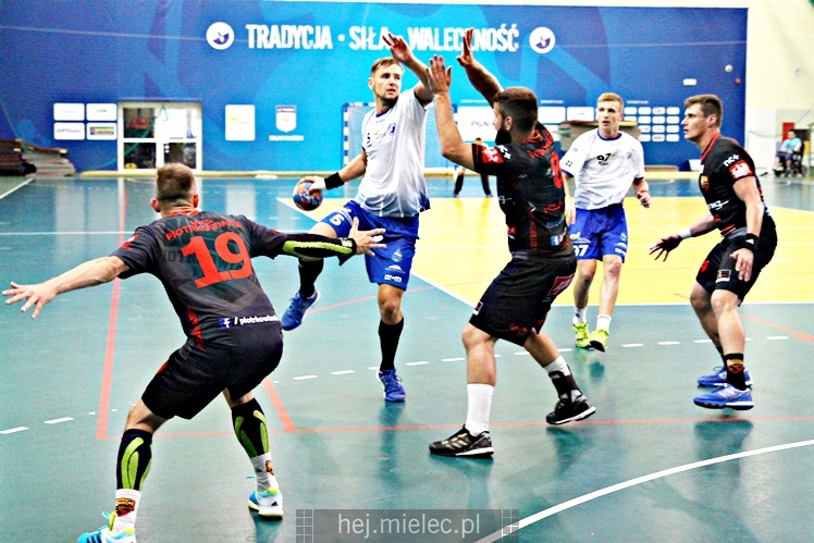 Sparing: SPR Stal Mielec ? Piotrkowianin Piotrków Trybunalski 25:25