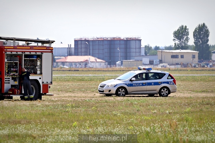 Szybowiec rozbił się na lotnisku! Pilot trafił do szpitala