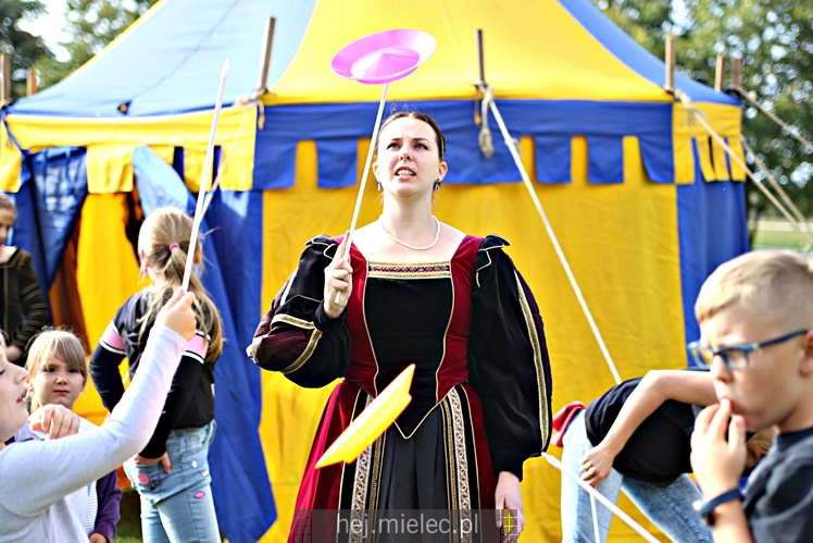 Piknik historyczny w Złotnikach