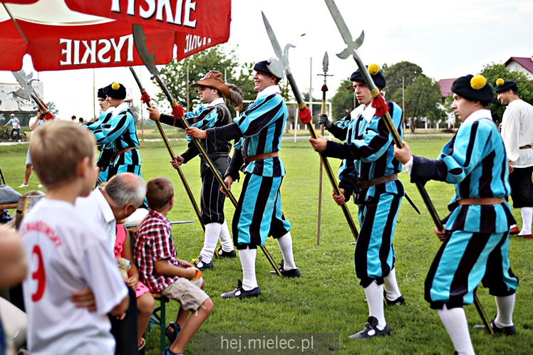 Piknik historyczny w Złotnikach