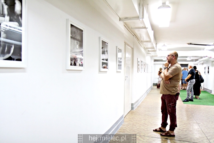 Wernisaż wystawy Macieja Pisuka ?Fotografie z Brzeskiej? w Galerii JARTE