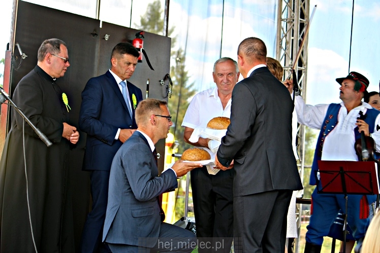Dożynki gminy Padew Narodowa w miejscowości Pierzchne