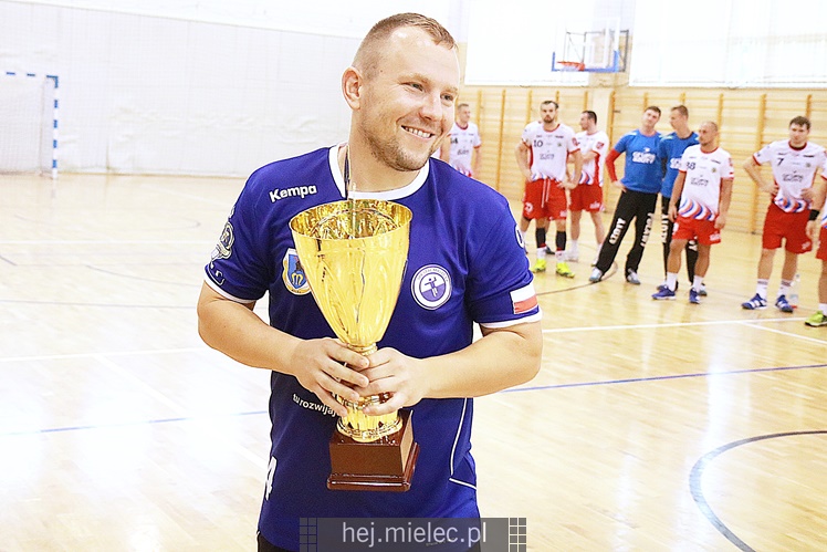 SPR Stal Mielec ? Azoty Puławy 28:31 (15:18)