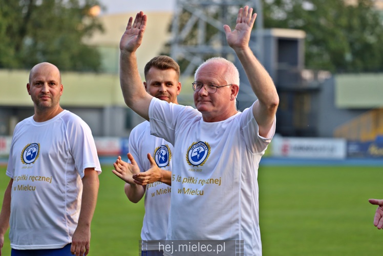 65 lat piłki ręcznej w Mielcu - mecz pokazowy