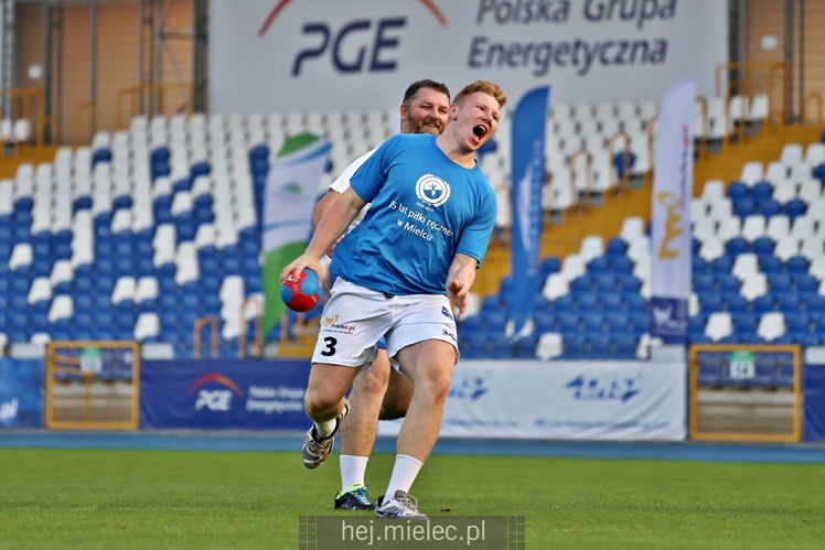 65 lat piłki ręcznej w Mielcu - mecz pokazowy