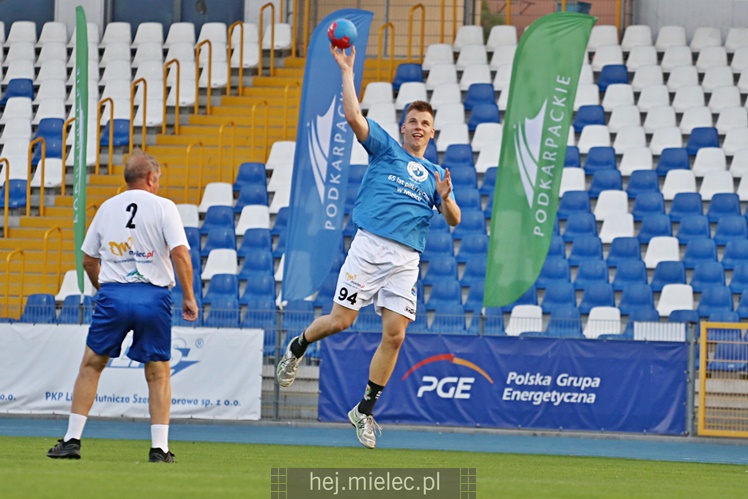 65 lat piłki ręcznej w Mielcu - mecz pokazowy