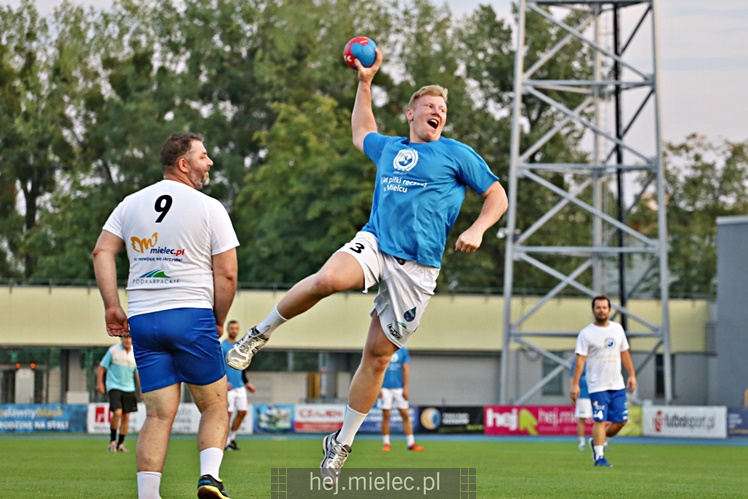 65 lat piłki ręcznej w Mielcu - mecz pokazowy