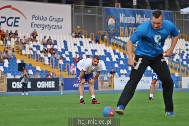 65 lat piłki ręcznej w Mielcu - mecz pokazowy