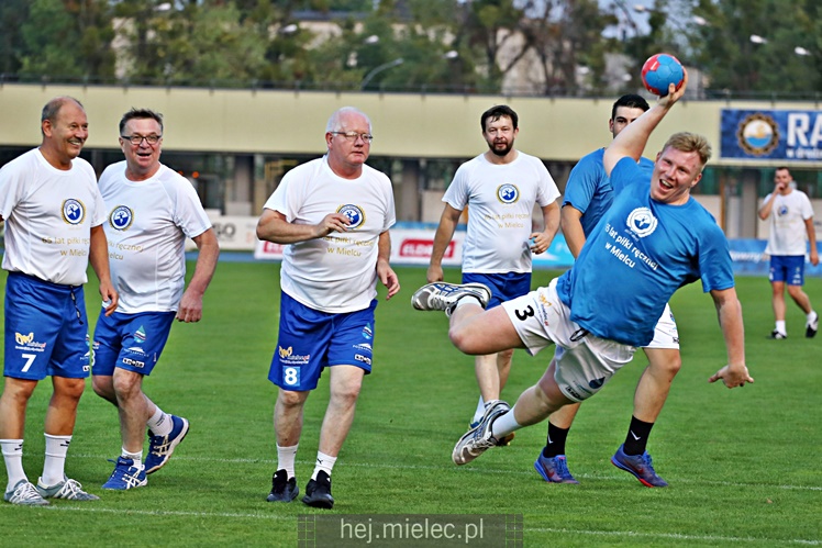 65 lat piłki ręcznej w Mielcu - mecz pokazowy