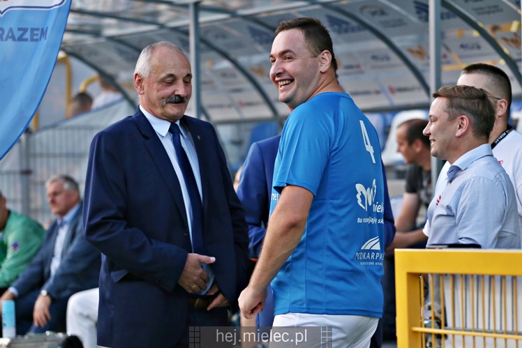 65 lat piłki ręcznej w Mielcu - mecz pokazowy