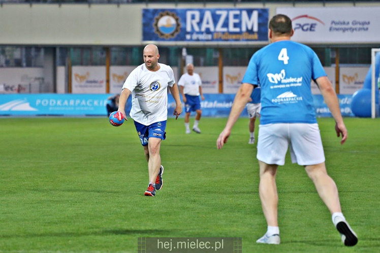 65 lat piłki ręcznej w Mielcu - mecz pokazowy