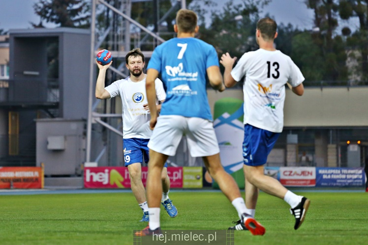 65 lat piłki ręcznej w Mielcu - mecz pokazowy
