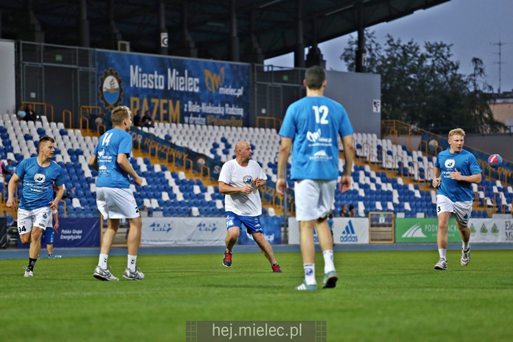 65 lat piłki ręcznej w Mielcu - mecz pokazowy