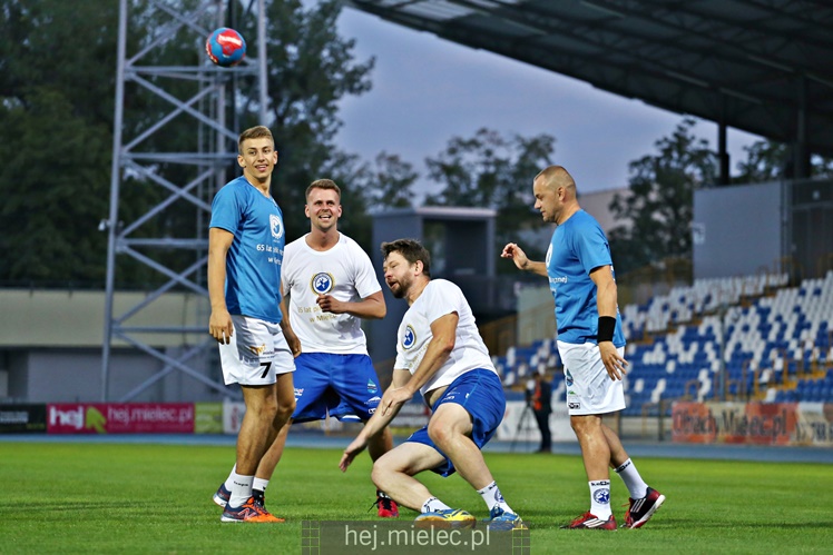 65 lat piłki ręcznej w Mielcu - mecz pokazowy