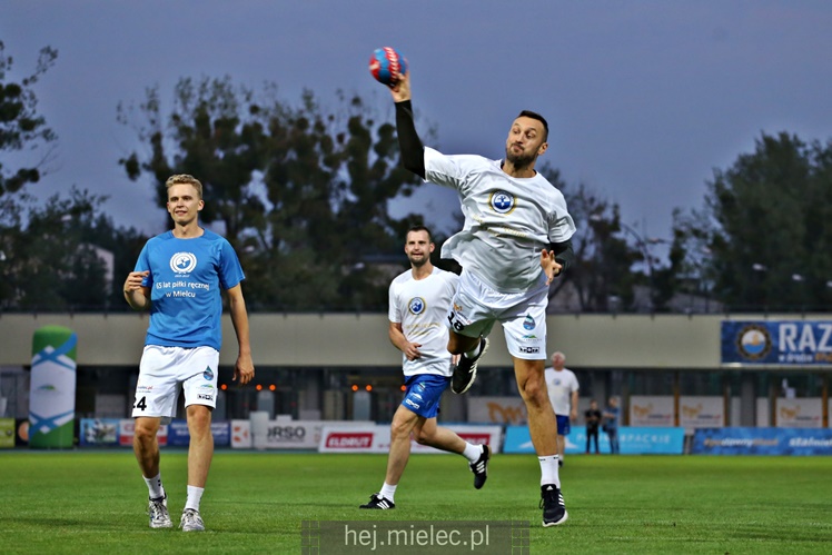 65 lat piłki ręcznej w Mielcu - mecz pokazowy