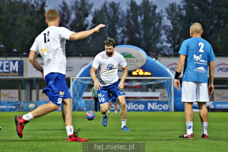 65 lat piłki ręcznej w Mielcu - mecz pokazowy