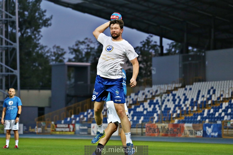 65 lat piłki ręcznej w Mielcu - mecz pokazowy