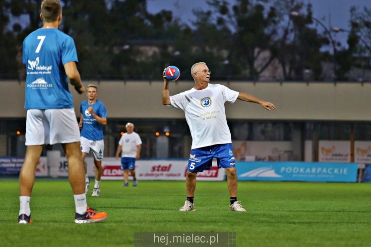 65 lat piłki ręcznej w Mielcu - mecz pokazowy