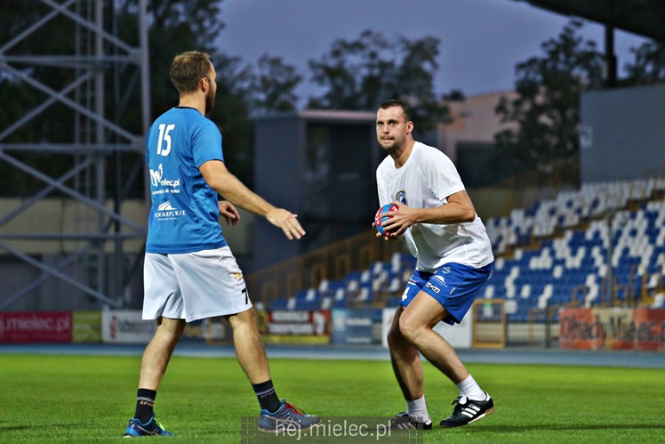65 lat piłki ręcznej w Mielcu - mecz pokazowy