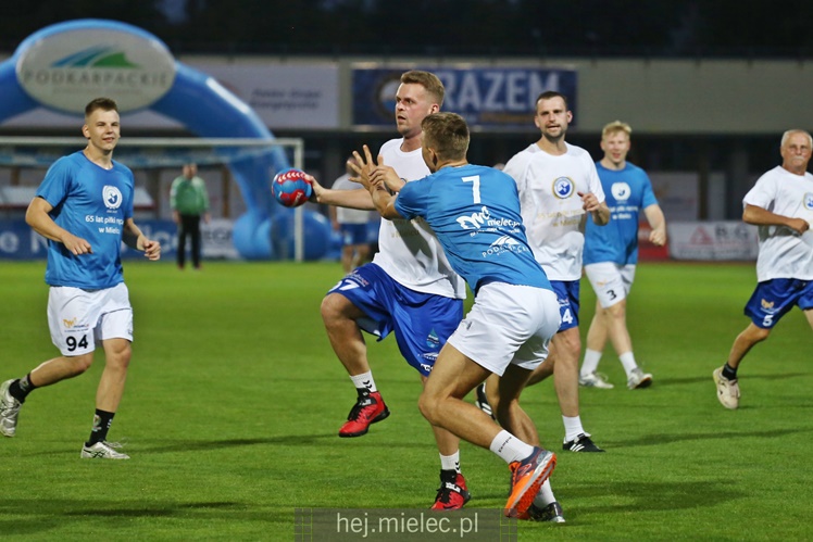 65 lat piłki ręcznej w Mielcu - mecz pokazowy