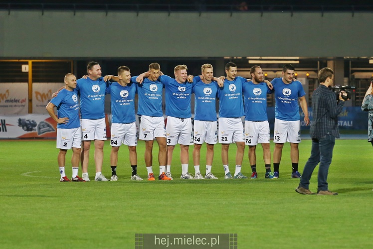 65 lat piłki ręcznej w Mielcu - mecz pokazowy
