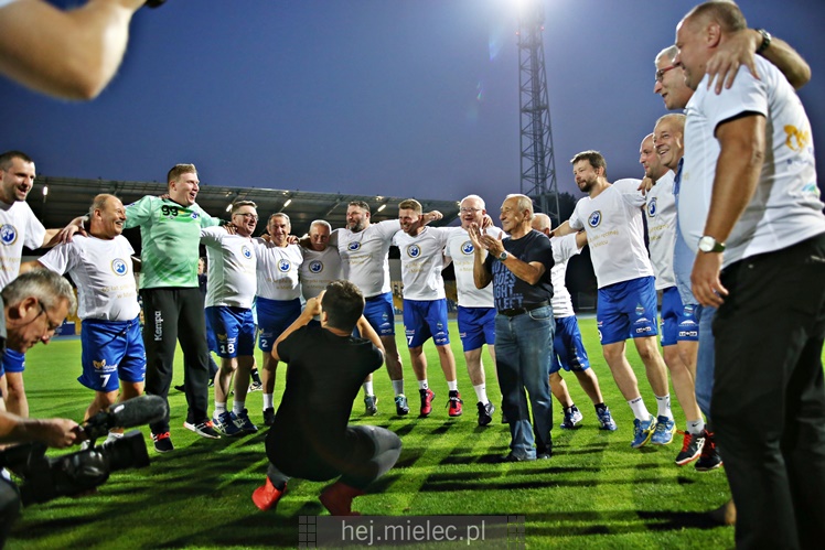 65 lat piłki ręcznej w Mielcu - mecz pokazowy