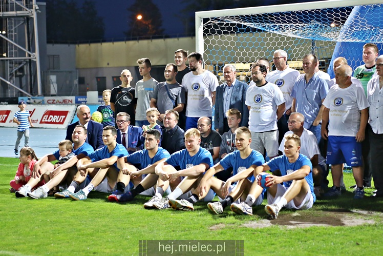 65 lat piłki ręcznej w Mielcu - mecz pokazowy