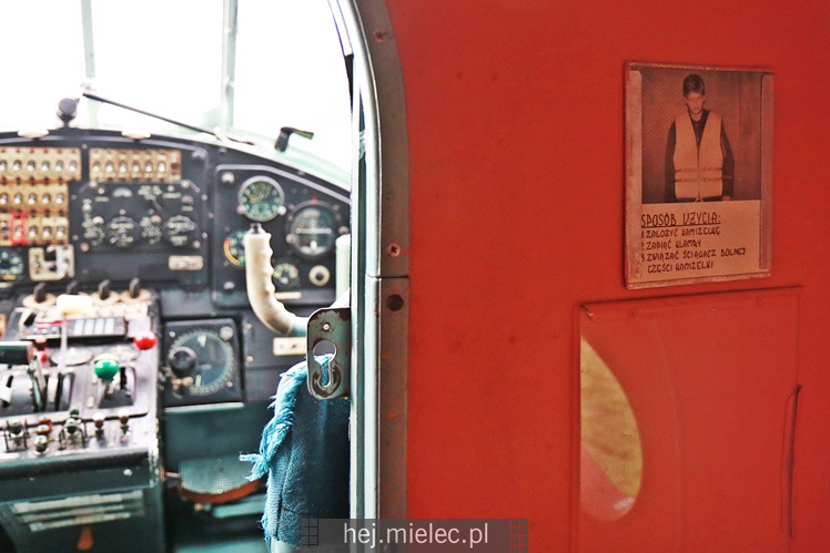Poświęcenie odnowionych samolotów An-2 w Aeroklubie Mieleckim