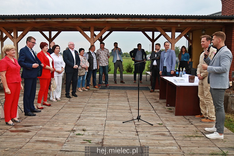 Poświęcenie odnowionych samolotów An-2 w Aeroklubie Mieleckim