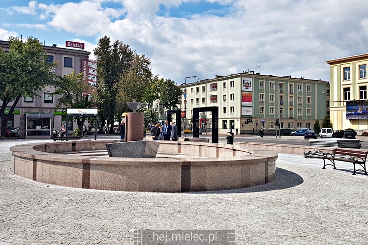 Remont Placu Armii Krajowej dobiega końca