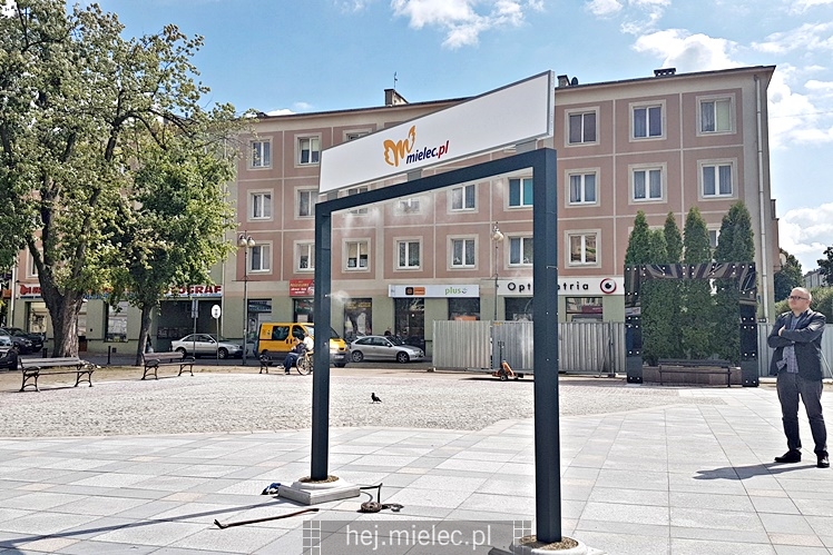 Remont Placu Armii Krajowej dobiega końca