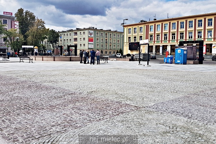 Remont Placu Armii Krajowej dobiega końca