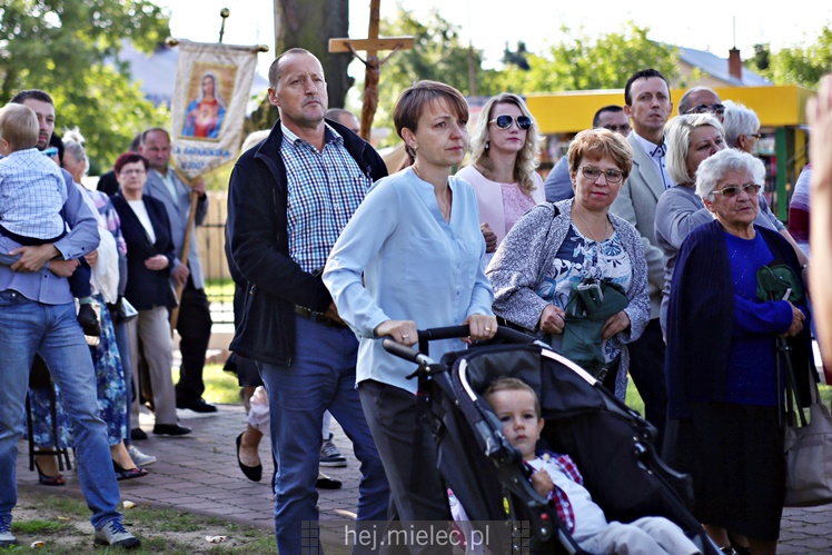 Koronacja obrazu Matki Bożej Królowej Rodzin w Chorzelowie