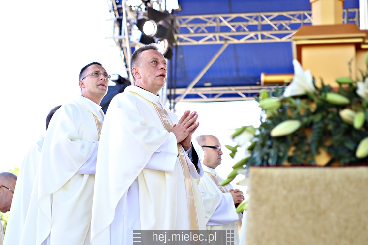 Koronacja obrazu Matki Bożej Królowej Rodzin w Chorzelowie