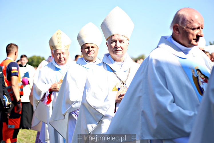 Koronacja obrazu Matki Bożej Królowej Rodzin w Chorzelowie