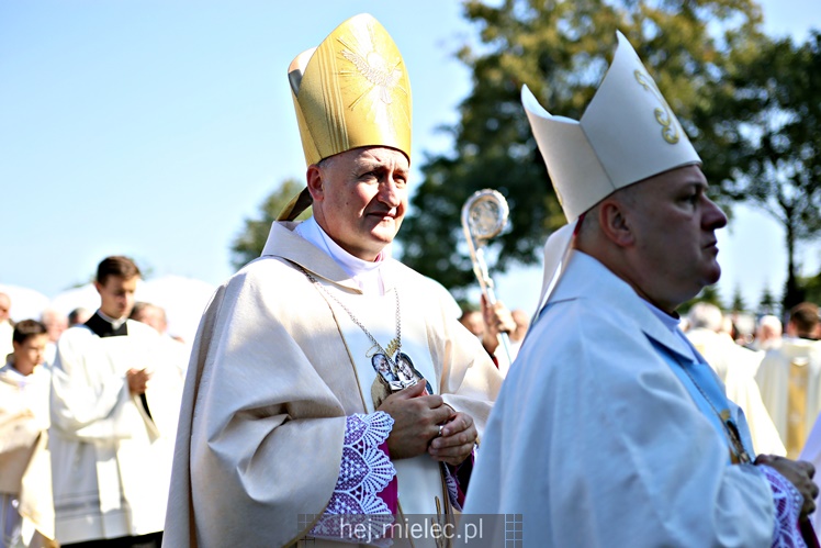Koronacja obrazu Matki Bożej Królowej Rodzin w Chorzelowie