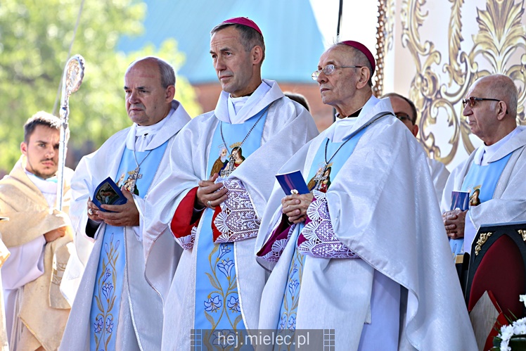 Koronacja obrazu Matki Bożej Królowej Rodzin w Chorzelowie