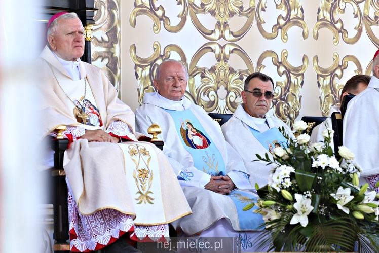 Koronacja obrazu Matki Bożej Królowej Rodzin w Chorzelowie