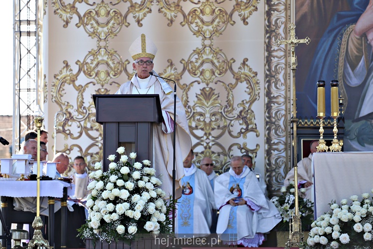 Koronacja obrazu Matki Bożej Królowej Rodzin w Chorzelowie