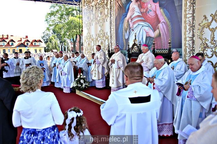 Koronacja obrazu Matki Bożej Królowej Rodzin w Chorzelowie