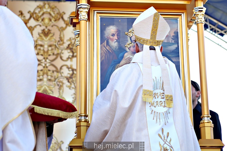 Koronacja obrazu Matki Bożej Królowej Rodzin w Chorzelowie