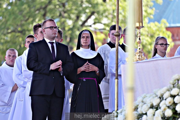 Koronacja obrazu Matki Bożej Królowej Rodzin w Chorzelowie