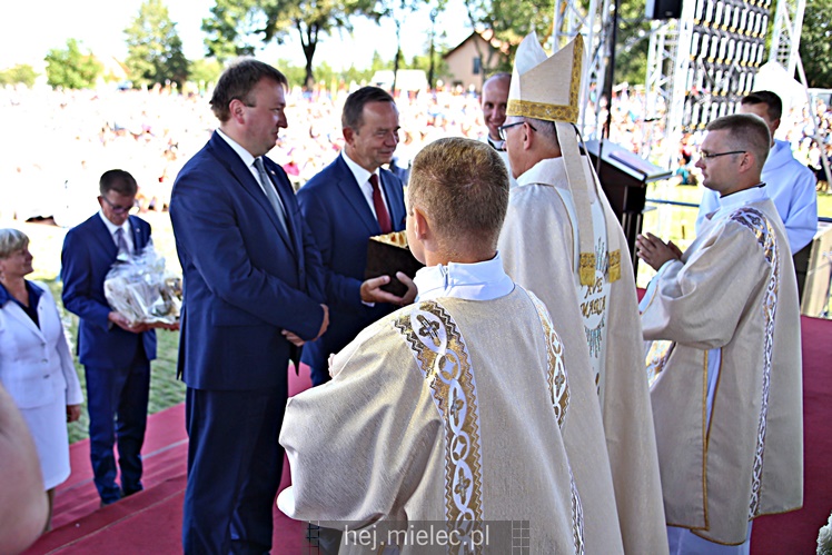 Koronacja obrazu Matki Bożej Królowej Rodzin w Chorzelowie