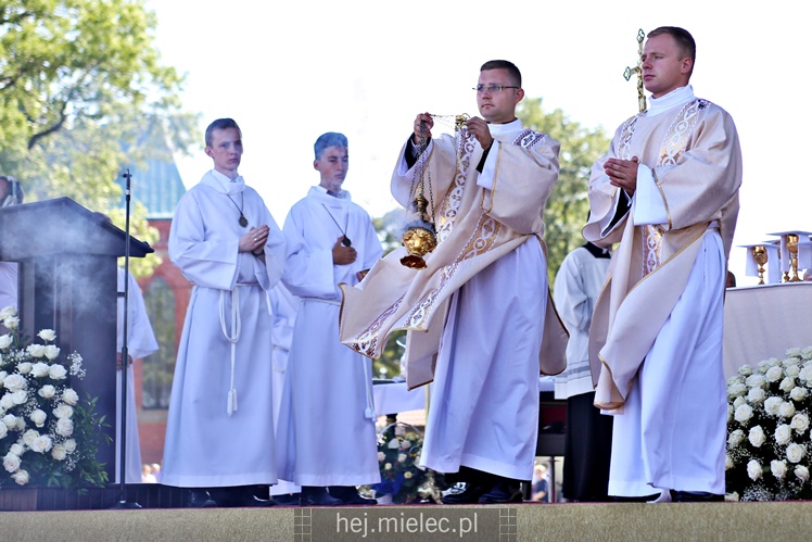 Koronacja obrazu Matki Bożej Królowej Rodzin w Chorzelowie
