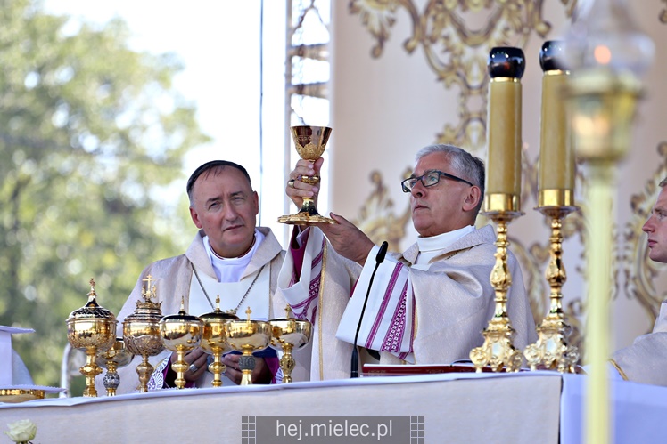 Koronacja obrazu Matki Bożej Królowej Rodzin w Chorzelowie